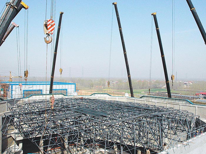 和龙网架高空滑移法